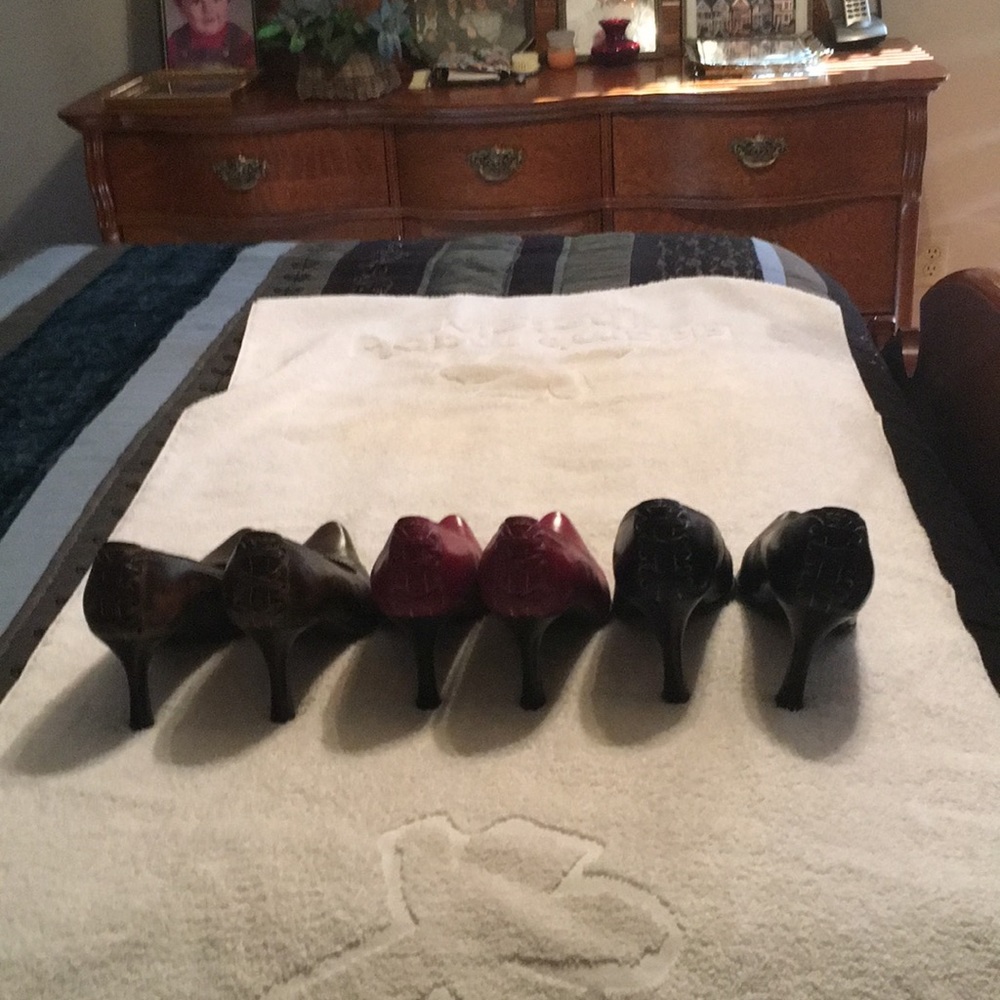 Shoes - Picture 2 of 5
